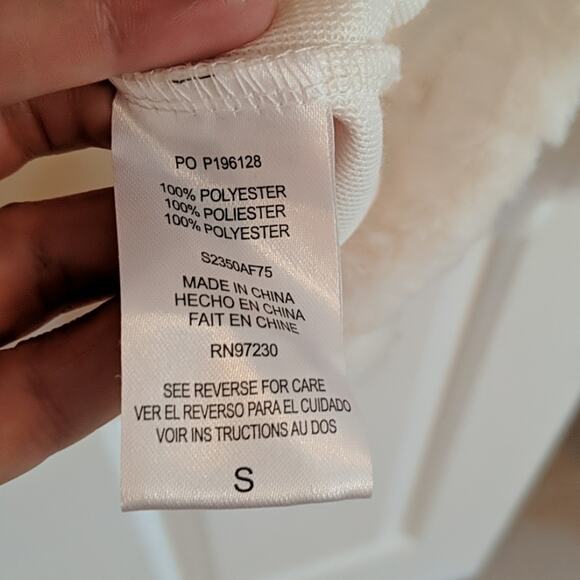 NWT Almost Famous Sweatshirt - Picture 4 of 5